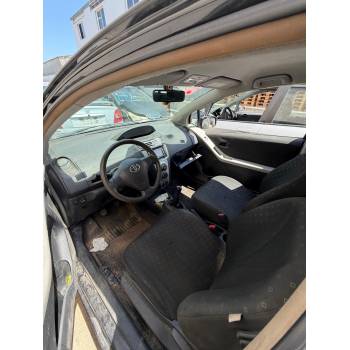 TOYOTA YARIS (_P9_)