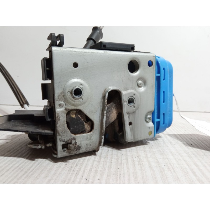 Recambio de cerradura puerta trasera izquierda para audi a4 b5 (8d2) 1.9 tdi referencia OEM IAM 8D0839015A  