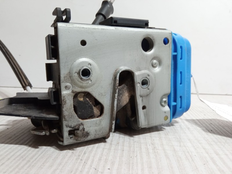 Recambio de cerradura puerta trasera izquierda para audi a4 b5 (8d2) 1.9 tdi referencia OEM IAM 8D0839015A  