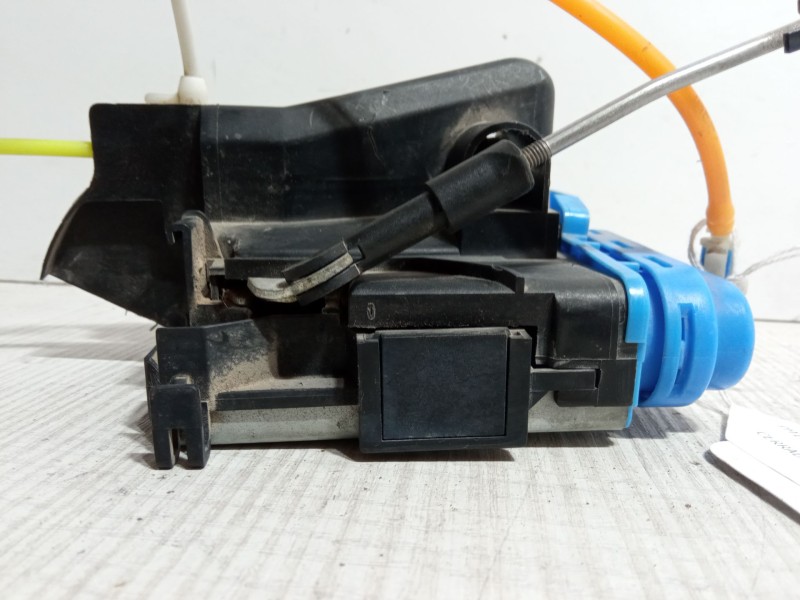 Recambio de cerradura puerta trasera izquierda para audi a4 b5 (8d2) 1.9 tdi referencia OEM IAM 8D0839015A  