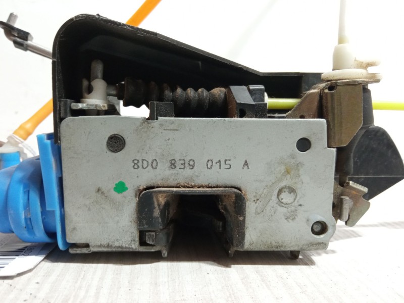 Recambio de cerradura puerta trasera izquierda para audi a4 b5 (8d2) 1.9 tdi referencia OEM IAM 8D0839015A  