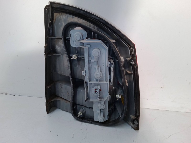 Recambio de piloto trasero izquierdo para opel vectra c (z02) 2.0 dti 16v (f69) referencia OEM IAM   