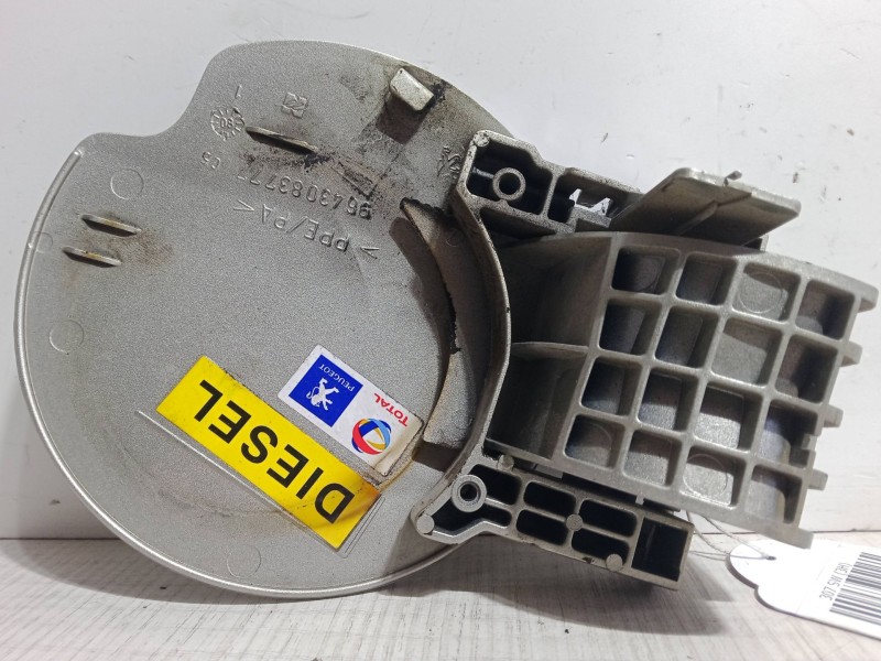 Recambio de tapa exterior combustible para peugeot 307 sw (3h) 1.6 hdi 90 referencia OEM IAM   