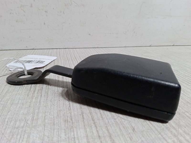 Recambio de anclaje cinturon delantero derecho para mazda 323 f vi hatchback (bj) 2.0 (bjfw) referencia OEM IAM   