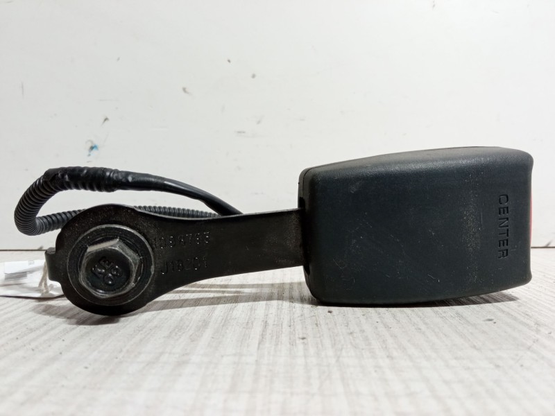 Recambio de anclaje cinturon trasero central para kia carens iv 1.6 gdi referencia OEM IAM 1098793  