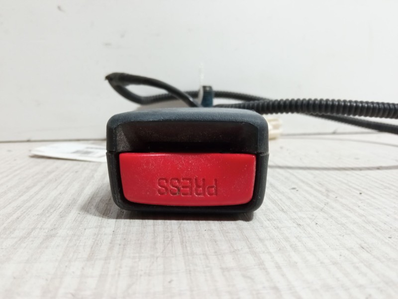 Recambio de anclaje cinturon trasero central para kia carens iv 1.6 gdi referencia OEM IAM 1098793  