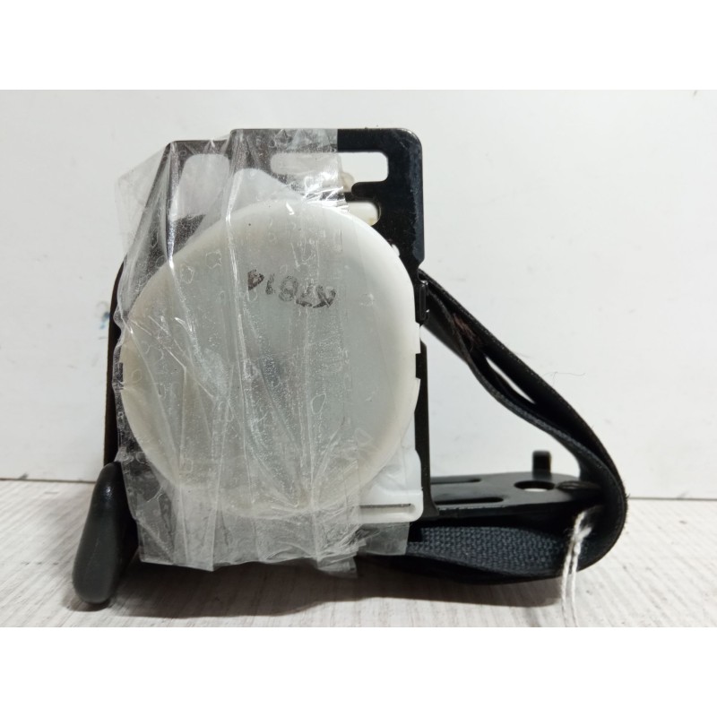 Recambio de cinturon seguridad trasero derecho para toyota corolla verso (_e12_) 2.0 d-4d (cde120_) referencia OEM IAM 733600217