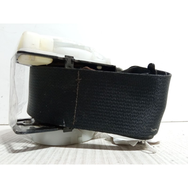 Recambio de cinturon seguridad trasero derecho para toyota corolla verso (_e12_) 2.0 d-4d (cde120_) referencia OEM IAM 733600217
