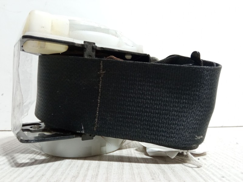 Recambio de cinturon seguridad trasero derecho para toyota corolla verso (_e12_) 2.0 d-4d (cde120_) referencia OEM IAM 733600217