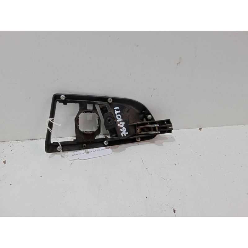 Recambio de maneta interior puerta trasera izquierda para skoda octavia i (1u2) 1.9 tdi referencia OEM IAM   