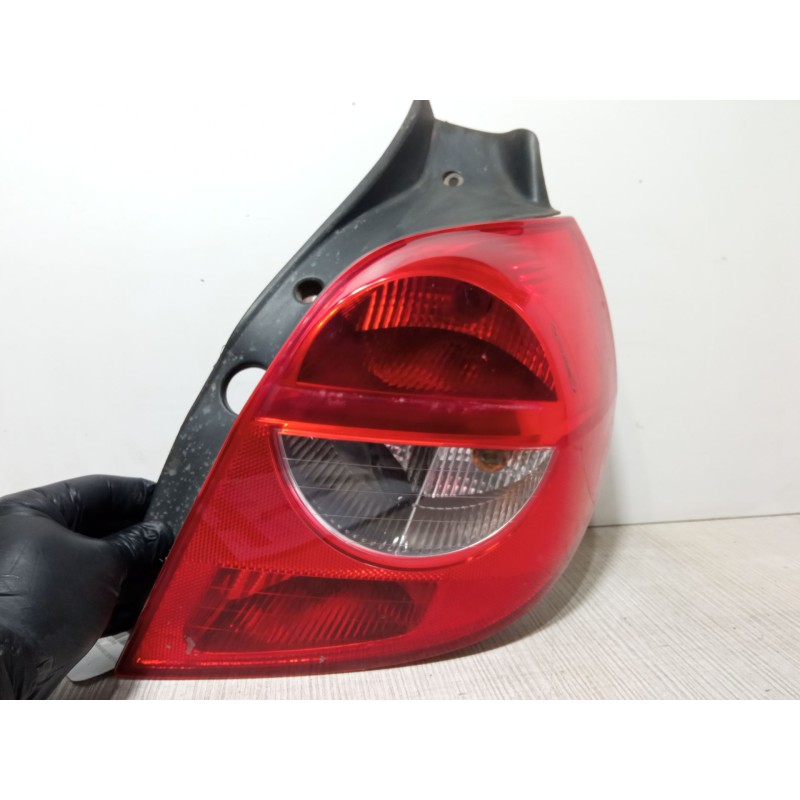 Recambio de piloto trasero derecho para renault clio iii (br0/1, cr0/1) 1.2 16v (br0p, cr0p) referencia OEM IAM 89035080  