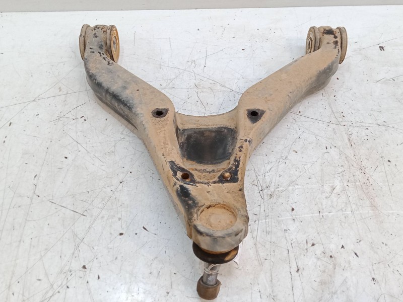 Recambio de brazo suspension inferior delantero izquierdo para iveco daily iv furgoneta 29l10 v referencia OEM IAM   