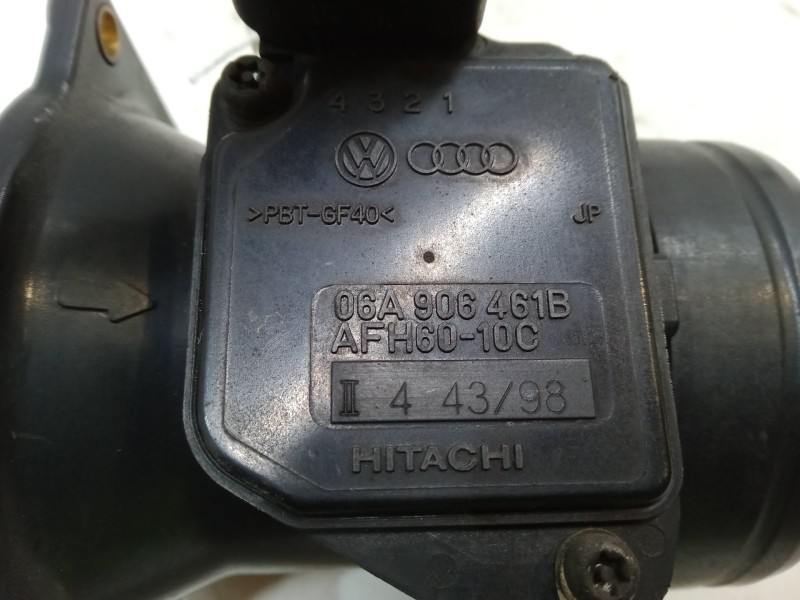 Recambio de caudalimetro para volkswagen golf iv (1j1) 2.0 referencia OEM IAM 06A906461B  AFH6010C