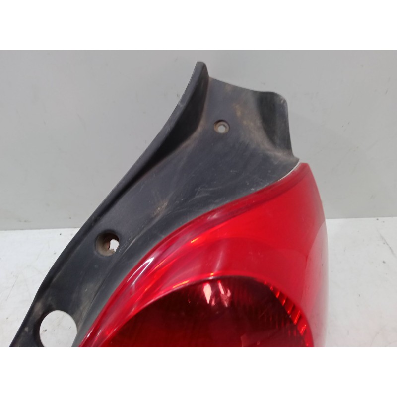 Recambio de piloto trasero derecho para renault clio iii (br0/1, cr0/1) 1.5 dci (c/br0g, c/br1g) referencia OEM IAM   