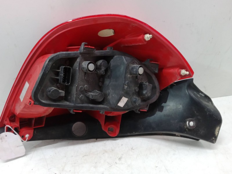 Recambio de piloto trasero derecho para renault clio iii (br0/1, cr0/1) 1.5 dci (c/br0g, c/br1g) referencia OEM IAM   