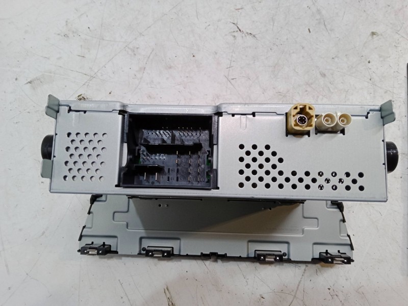 Recambio de radio pantalla para skoda fabia iii (nj3) 1.2 tsi referencia OEM IAM 6V0035871D  