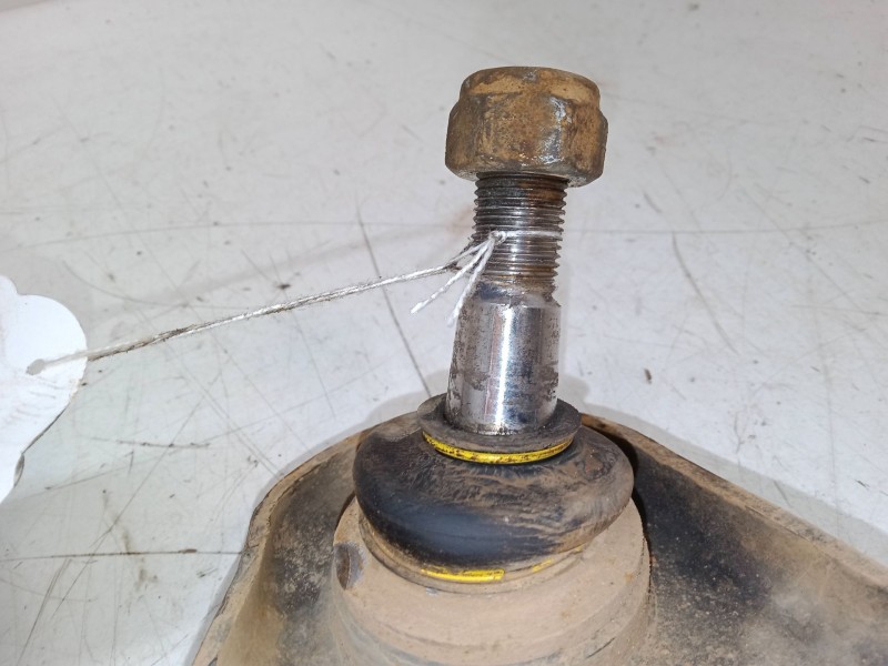 Recambio de brazo suspension superior delantero derecho para iveco daily iv furgoneta 29l10 v referencia OEM IAM   