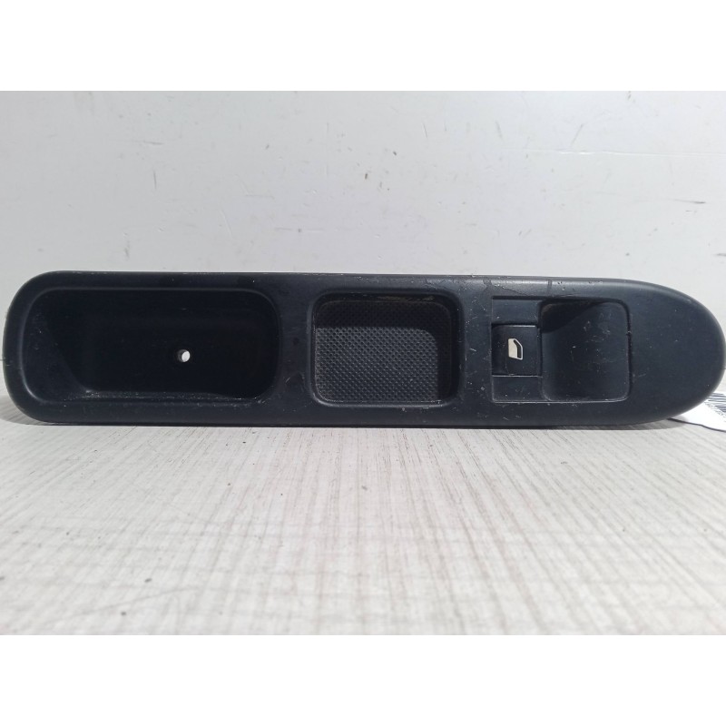 Recambio de mando elevalunas delantero derecho para peugeot 307 sw (3h) 1.6 hdi 90 referencia OEM IAM   