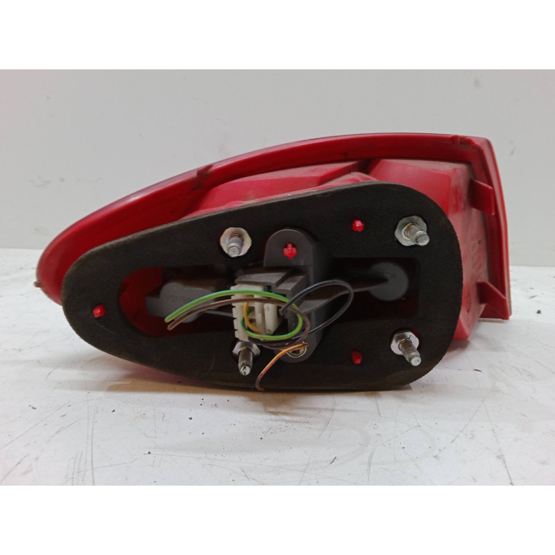 Recambio de piloto trasero porton derecho para peugeot 306 hatchback (7a, 7c, n3, n5) 1.9 d referencia OEM IAM   