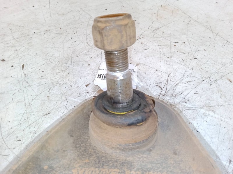 Recambio de brazo suspension superior delantero izquierdo para iveco daily iv furgoneta 29l10 v referencia OEM IAM   