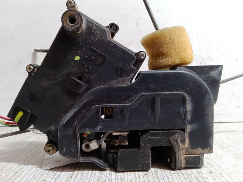 Recambio de cerradura puerta delantera derecha para mazda 323 f vi hatchback (bj) 2.0 (bjfw) referencia OEM IAM   