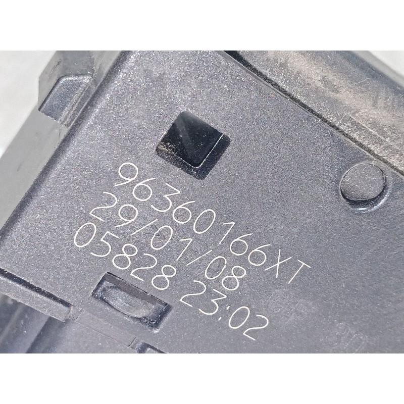 Recambio de mando elevalunas trasero derecho para peugeot 307 sw (3h) 1.6 hdi 90 referencia OEM IAM 96360166XT  