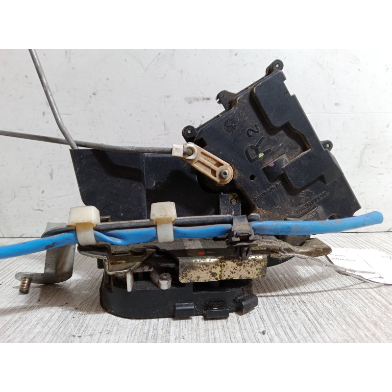 Recambio de cerradura puerta trasera derecha para mazda 323 f vi hatchback (bj) 2.0 (bjfw) referencia OEM IAM   