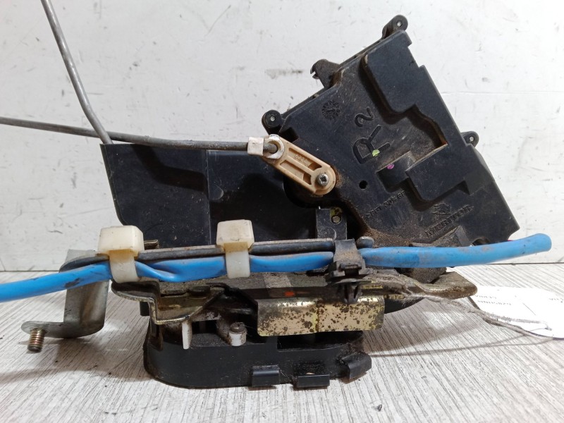 Recambio de cerradura puerta trasera derecha para mazda 323 f vi hatchback (bj) 2.0 (bjfw) referencia OEM IAM   