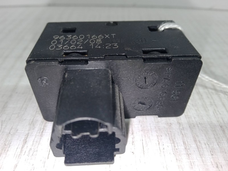 Recambio de mando elevalunas trasero izquierdo para peugeot 307 sw (3h) 1.6 hdi 90 referencia OEM IAM 96360166XT  