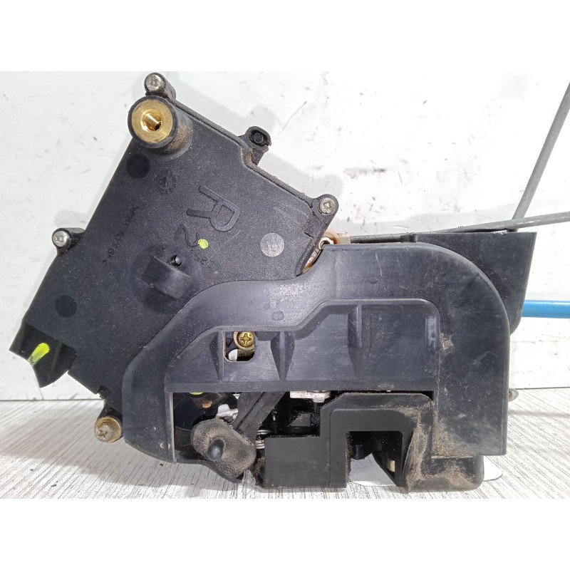 Recambio de cerradura puerta trasera derecha para mazda 323 f vi hatchback (bj) 2.0 (bjfw) referencia OEM IAM   