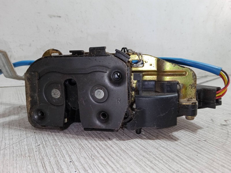 Recambio de cerradura puerta trasera derecha para mazda 323 f vi hatchback (bj) 2.0 (bjfw) referencia OEM IAM   