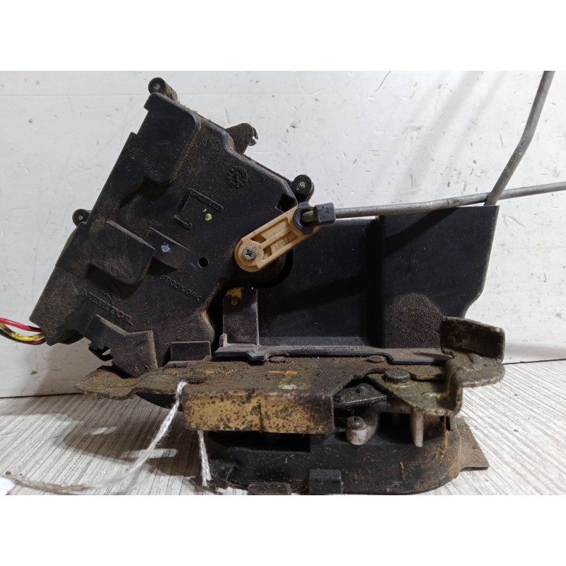Recambio de cerradura puerta trasera izquierda para mazda 323 f vi hatchback (bj) 2.0 (bjfw) referencia OEM IAM   