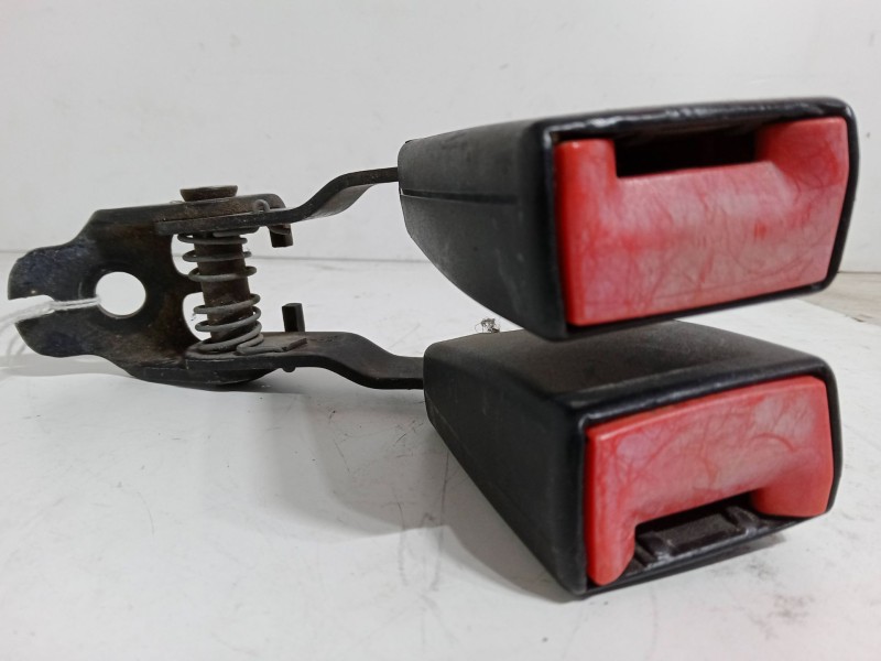 Recambio de anclaje cinturon trasero central para ford mondeo iii (b5y) 2.0 tdci referencia OEM IAM   