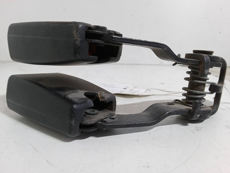 Recambio de anclaje cinturon trasero central para ford mondeo iii (b5y) 2.0 tdci referencia OEM IAM   