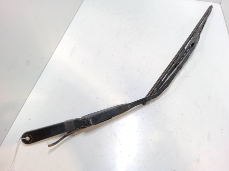 Recambio de brazo limpia delantero derecho para iveco daily iv furgoneta 29l10 v referencia OEM IAM   