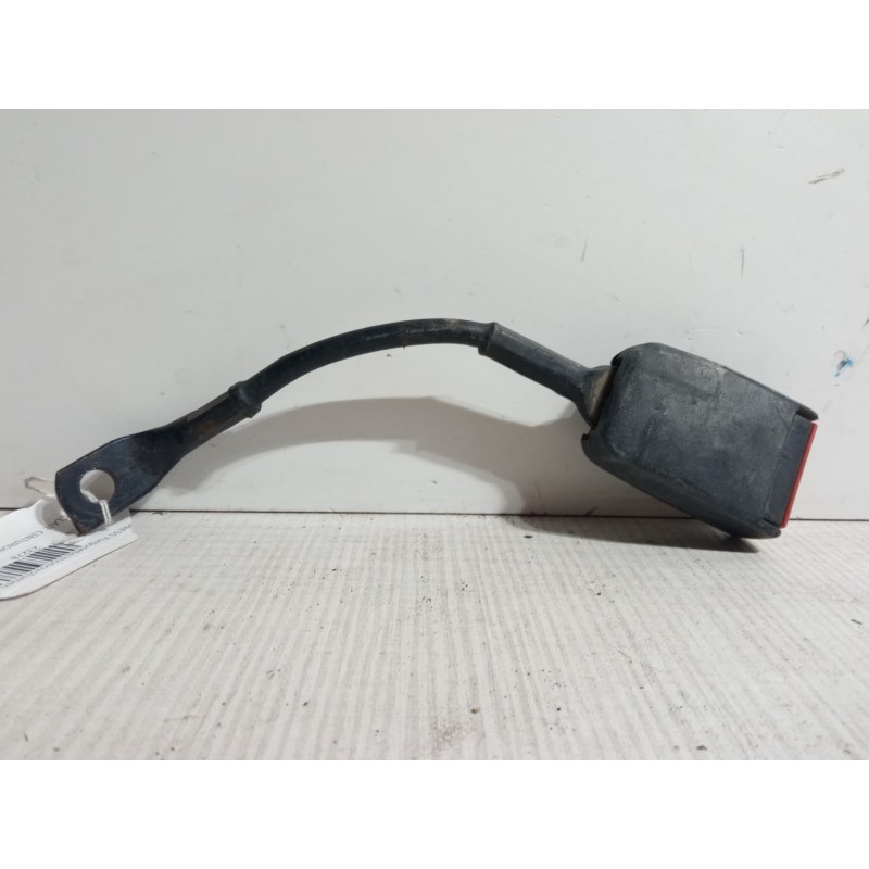 Recambio de anclaje cinturon delantero derecho para renault express furgoneta/monovolumen (f40_, g40_) 1.9 d (f40r) referencia O