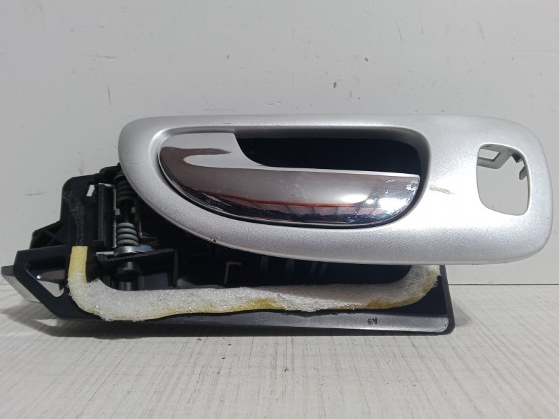 Recambio de maneta interior puerta trasera izquierda para peugeot 307 sw (3h) 1.6 hdi 90 referencia OEM IAM 9643604577  