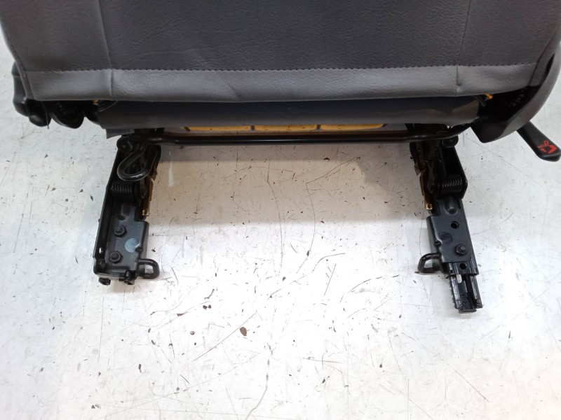 Recambio de asiento delantero derecho para peugeot 205 ii (20a/c) 1.1 referencia OEM IAM   