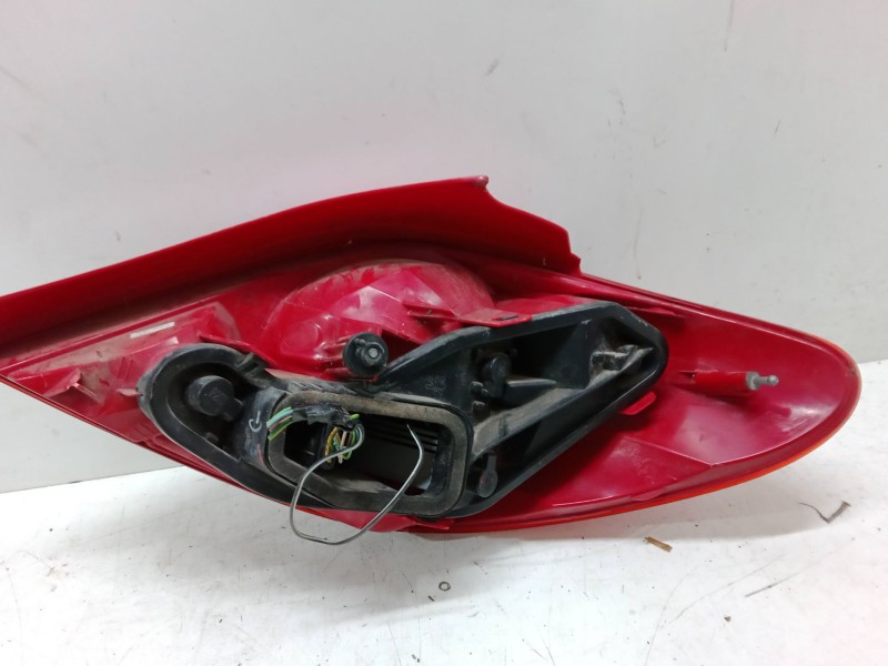 Recambio de piloto trasero izquierdo para peugeot 207/207+ (wa_, wc_) 1.6 hdi referencia OEM IAM   