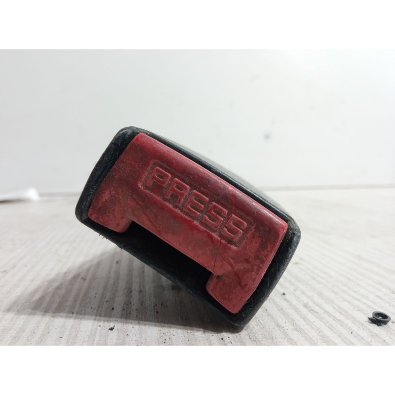 Recambio de anclaje cinturon delantero derecho para renault express furgoneta/monovolumen (f40_, g40_) 1.9 d (f40r) referencia O