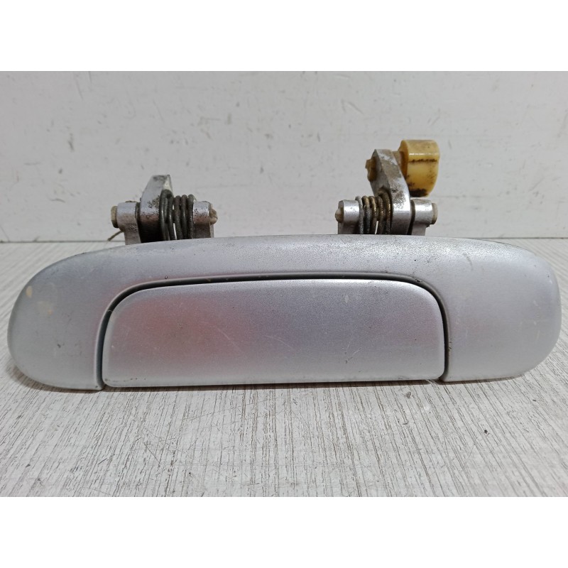 Recambio de maneta exterior puerta trasera izquierda para mazda 323 f vi hatchback (bj) 2.0 (bjfw) referencia OEM IAM   