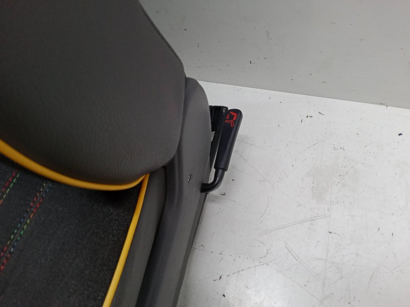 Recambio de asiento delantero izquierdo para peugeot 205 ii (20a/c) 1.1 referencia OEM IAM   