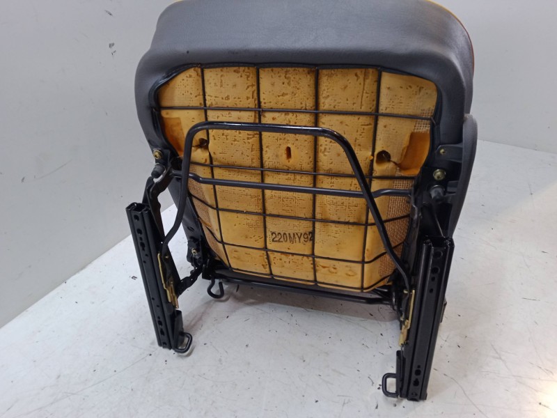Recambio de asiento delantero izquierdo para peugeot 205 ii (20a/c) 1.1 referencia OEM IAM   