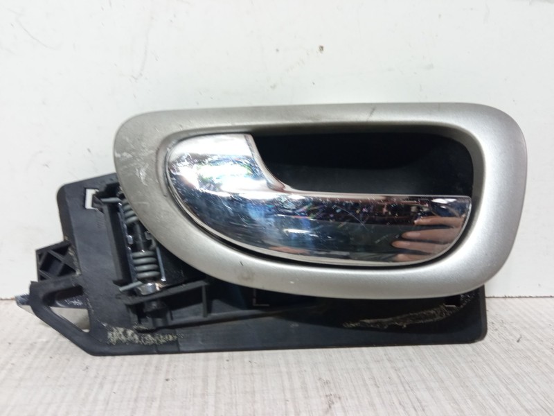 Recambio de maneta interior puerta delantera izquierda para peugeot 307 (3a/c) 1.4 16v referencia OEM IAM 9643604577  