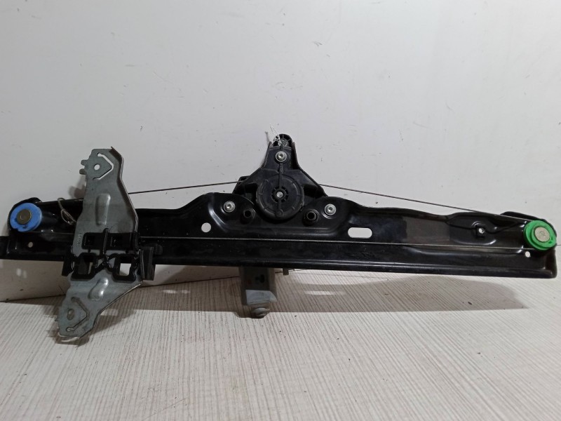 Recambio de elevalunas electrico delantero derecho para nissan qashqai ii suv (j11, j11_) 1.5 dci referencia OEM IAM 807004EA0D 