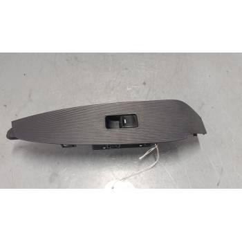 MANDO ELEVALUNAS DELANTERO DERECHO KD4566370 
