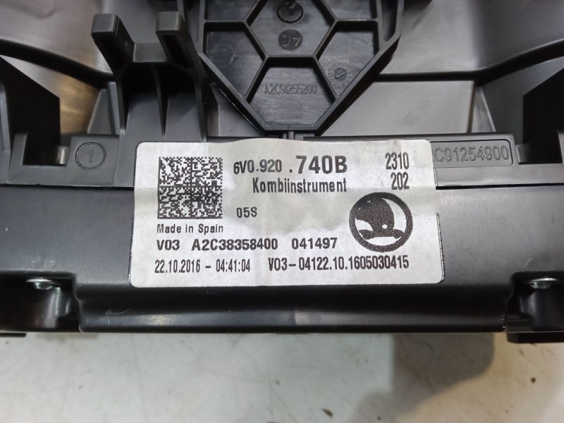 Recambio de cuadro instrumentos para skoda fabia iii (nj3) 1.2 tsi referencia OEM IAM 6V0920740B  A2C38358400