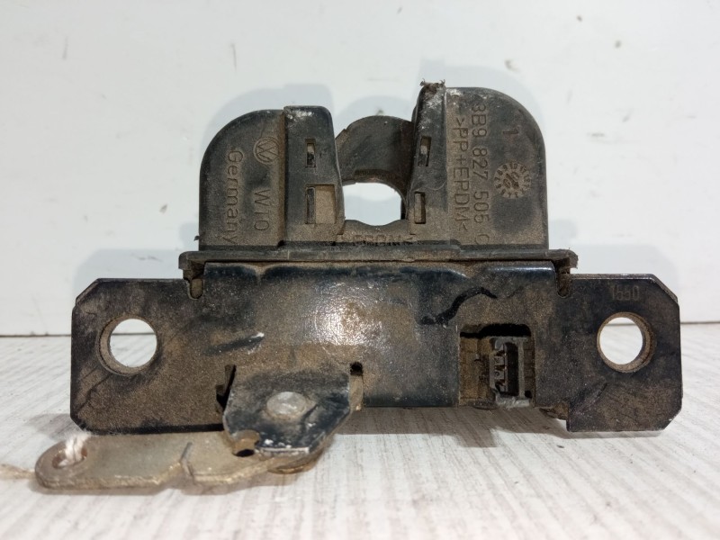 Recambio de cerradura maletero / porton para seat leon (1m1) 1.9 tdi referencia OEM IAM 3B9827505C  