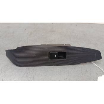 MANDO ELEVALUNAS TRASERO DERECHO KD4566380 