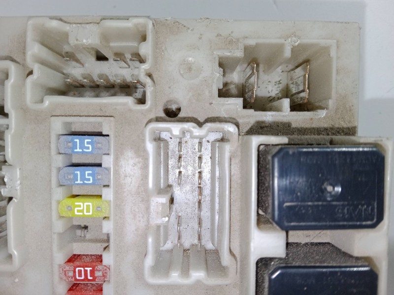 Recambio de caja reles / fusibles para nissan micra iii (k12) 1.5 dci referencia OEM IAM   
